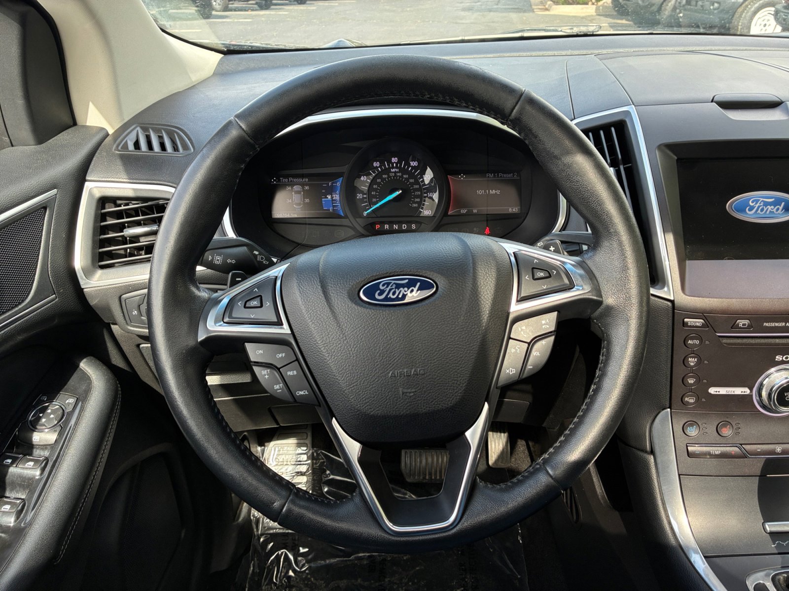 Certified 2017 Ford Edge Titanium w/ Equipment Group 302A AWD/4WD image 9