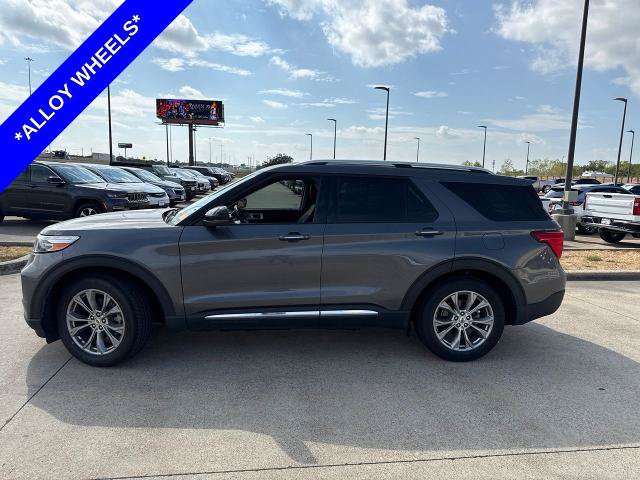 Certified 2022 Ford Explorer Limited w/ Equipment Group 301A RWD image 3