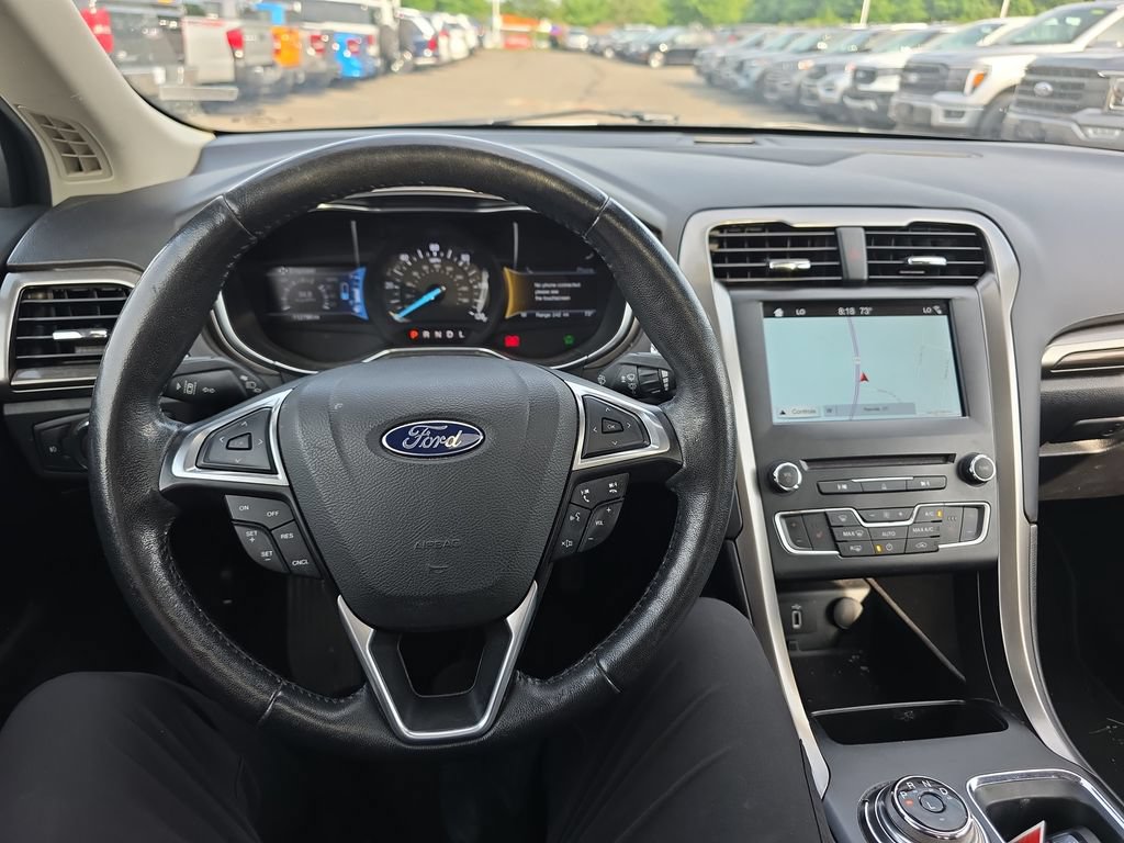 Certified 2017 Ford Fusion Energi SE FWD image 24