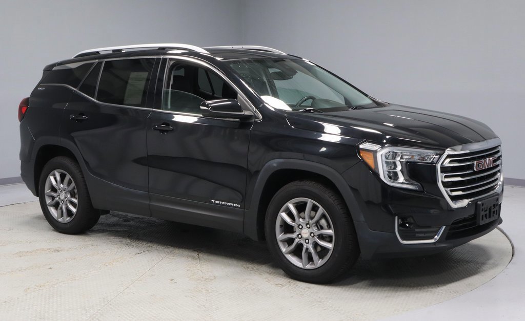 Used 2022 GMC Terrain SLT w/ LPO, Floor Liner Package image 7