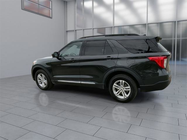 Certified 2022 Ford Explorer XLT w/ Equipment Group 202A image 4