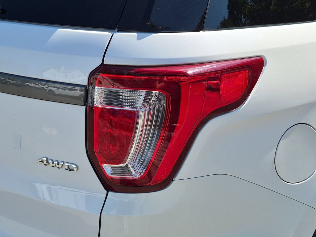 Certified 2017 Ford Explorer XLT w/ Equipment Group 202A AWD/4WD image 12