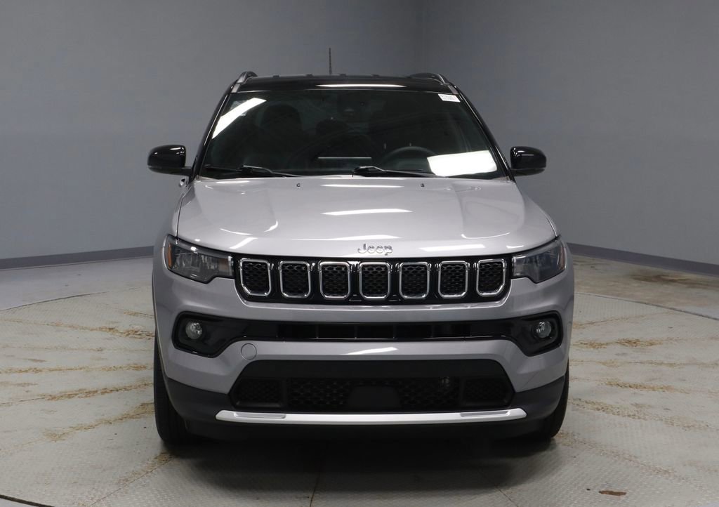 Used 2024 Jeep Compass Limited image 8