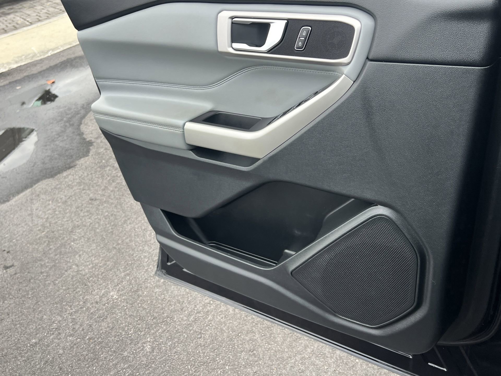 Certified 2021 Ford Explorer XLT w/ Equipment Group 202A image 20