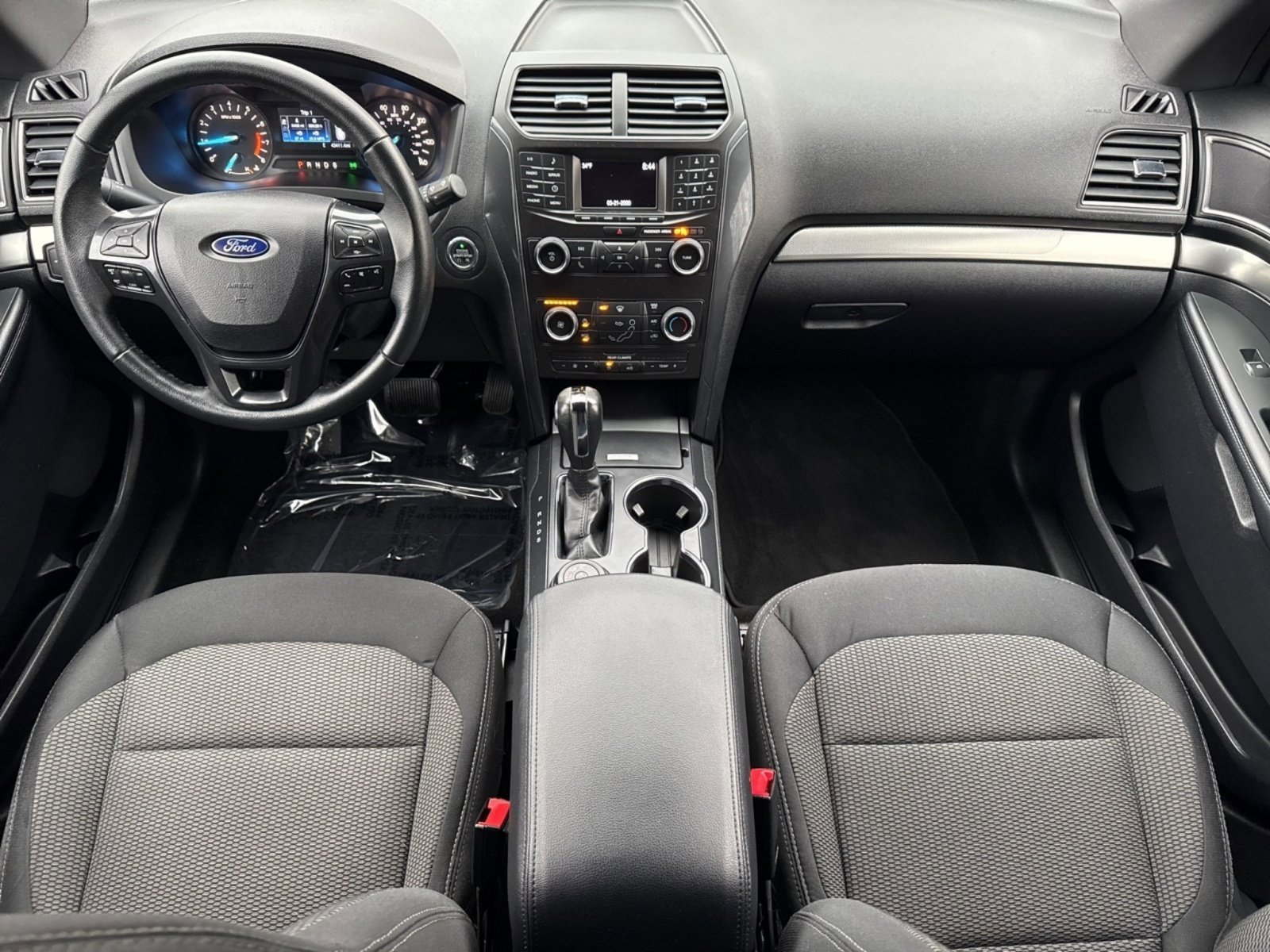 Certified 2019 Ford Explorer XLT image 3