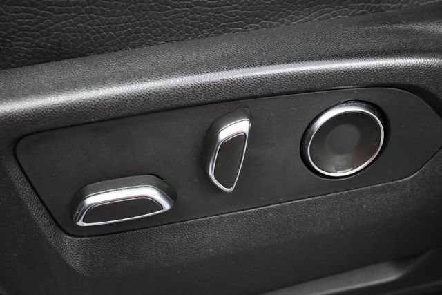 Used 2023 GMC Yukon Denali AWD/4WD image 12