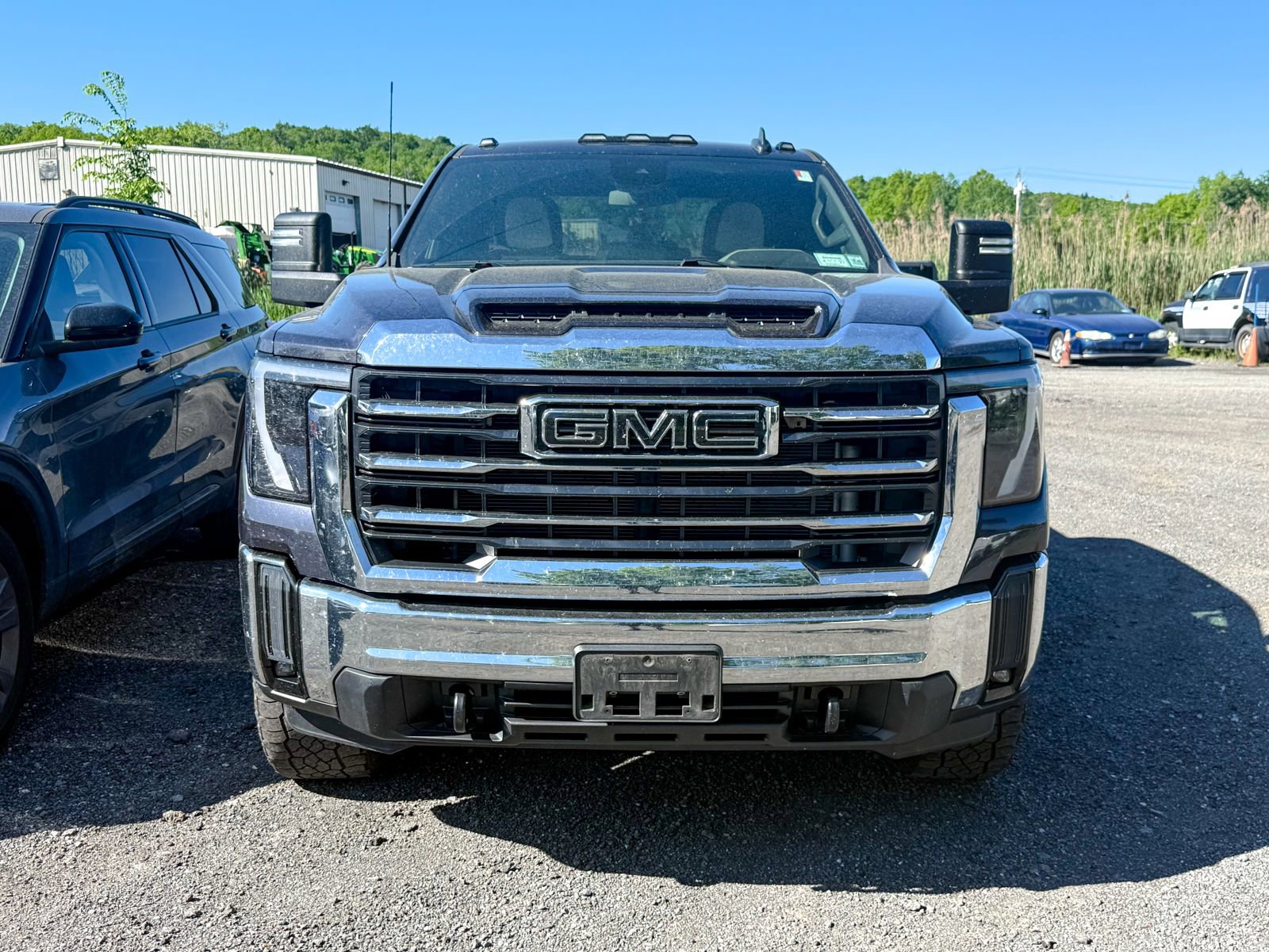 Used 2024 GMC Sierra 2500 SLE w/ SLE Value Package; AWD/4WD image 2