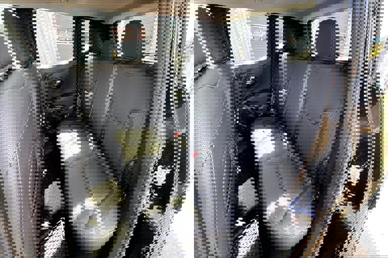 Used 2023 Jeep Renegade Limited w/ Sun/Sound Group image 21