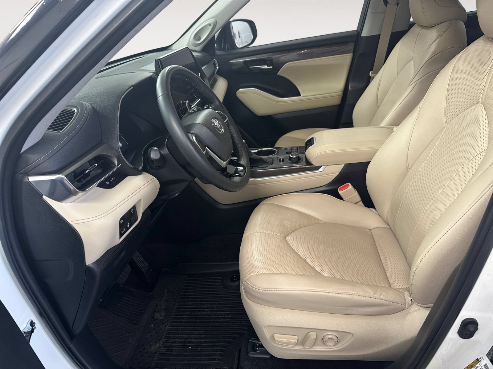 Used 2023 Toyota Highlander Limited AWD/4WD image 7