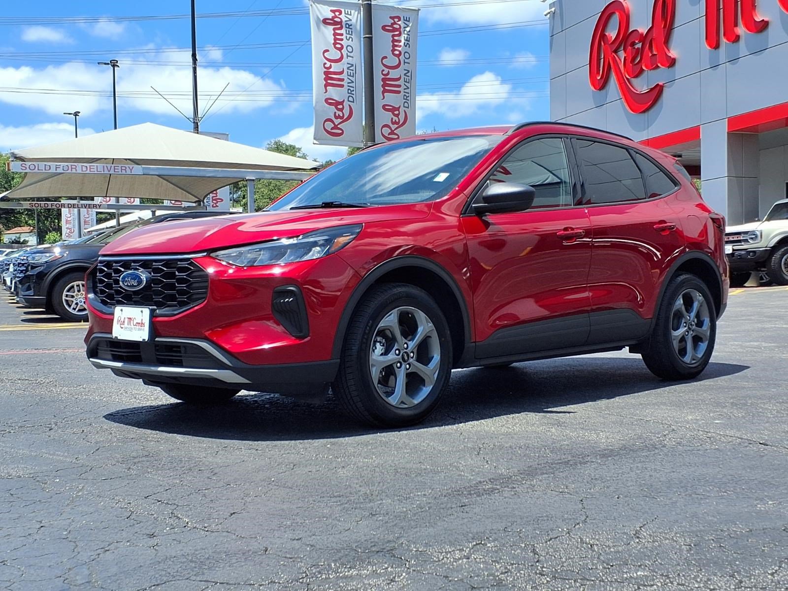 Certified 2025 Ford Escape ST-Line AWD/4WD image 1