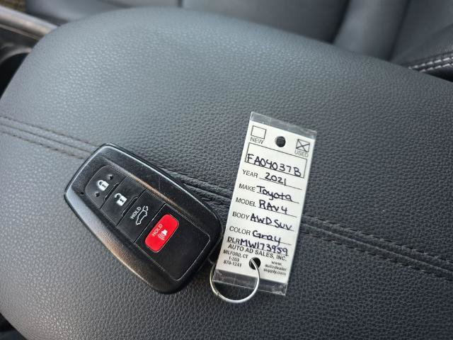 Used 2021 Toyota RAV4 XLE Premium AWD/4WD image 39