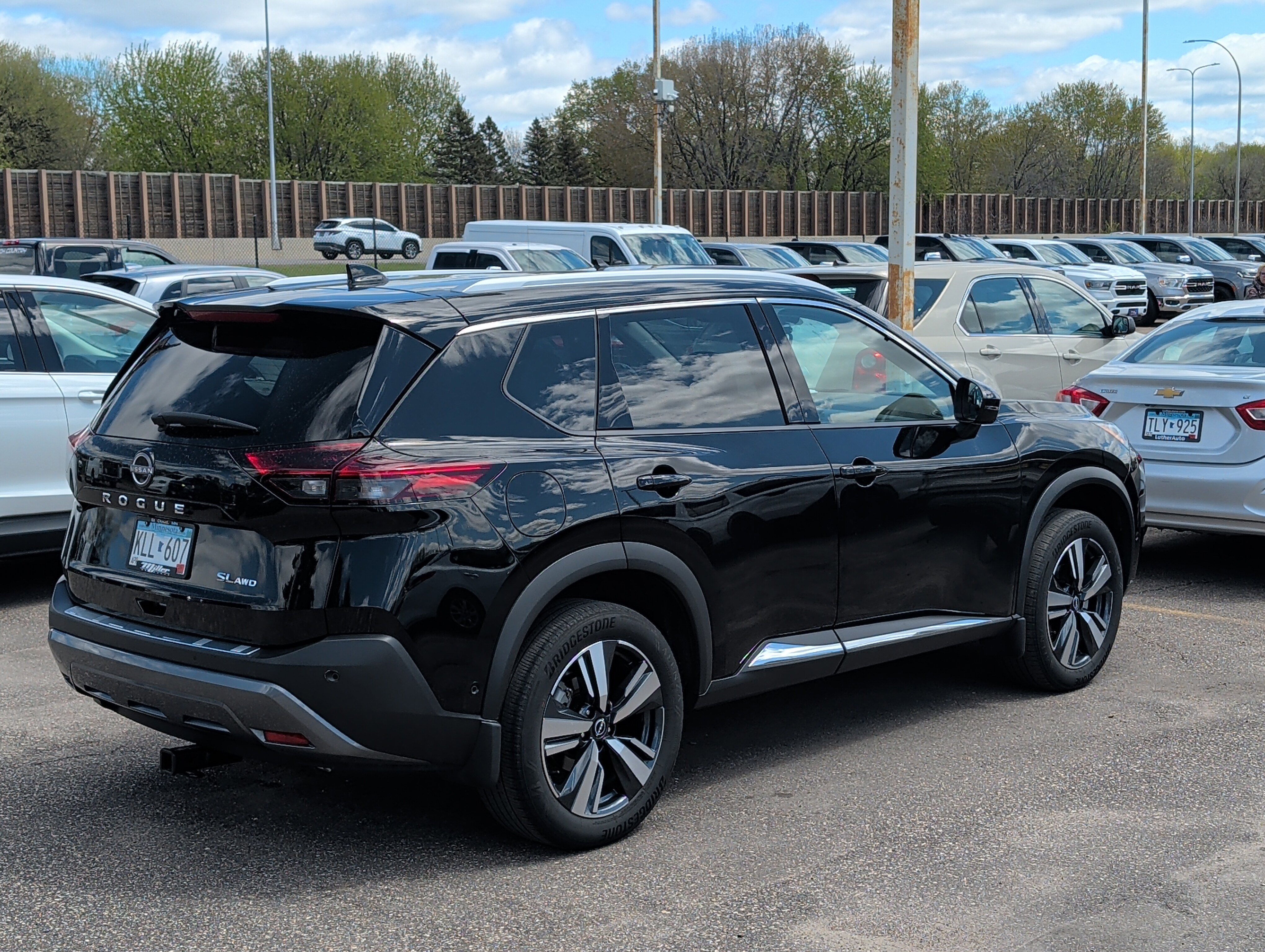 Used 2023 Nissan Rogue SL w/ SL Premium Package AWD/4WD image 4