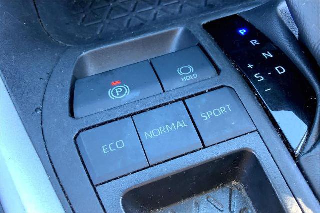 Used 2024 Toyota RAV4 LE FWD image 32