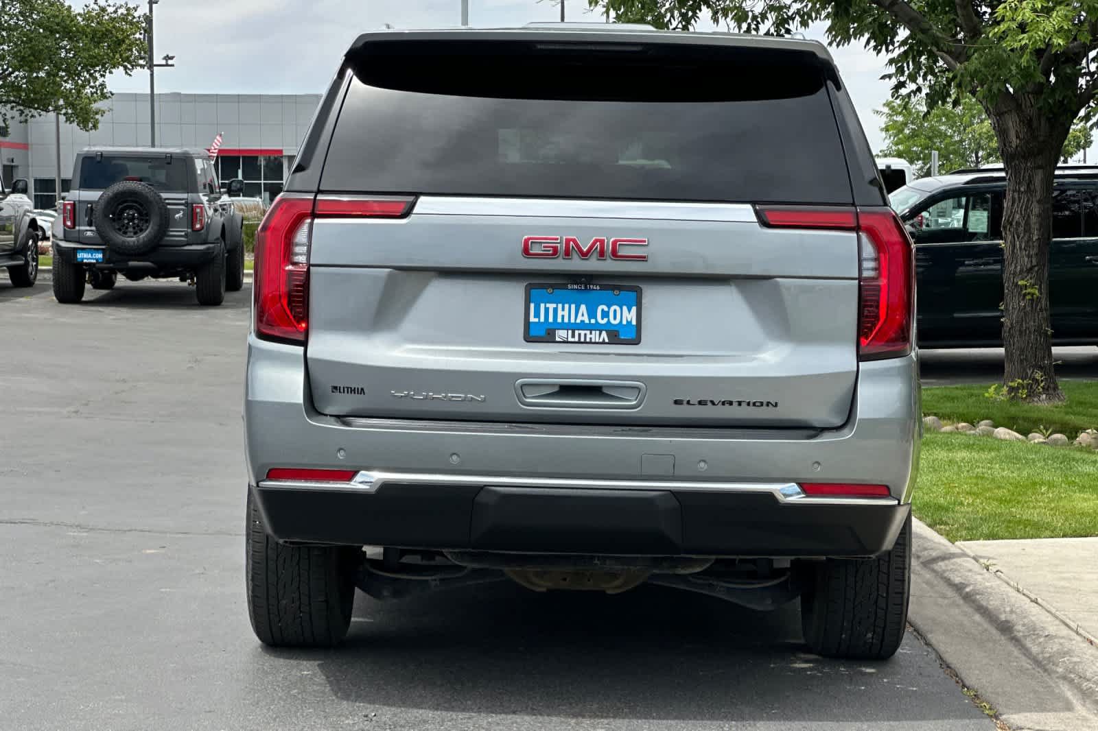 Used 2025 GMC Yukon Elevation AWD/4WD image 7
