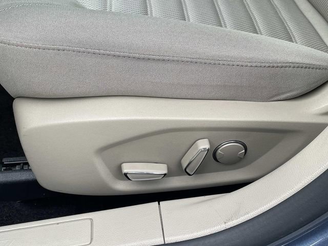 Certified 2018 Ford Fusion SE FWD image 20