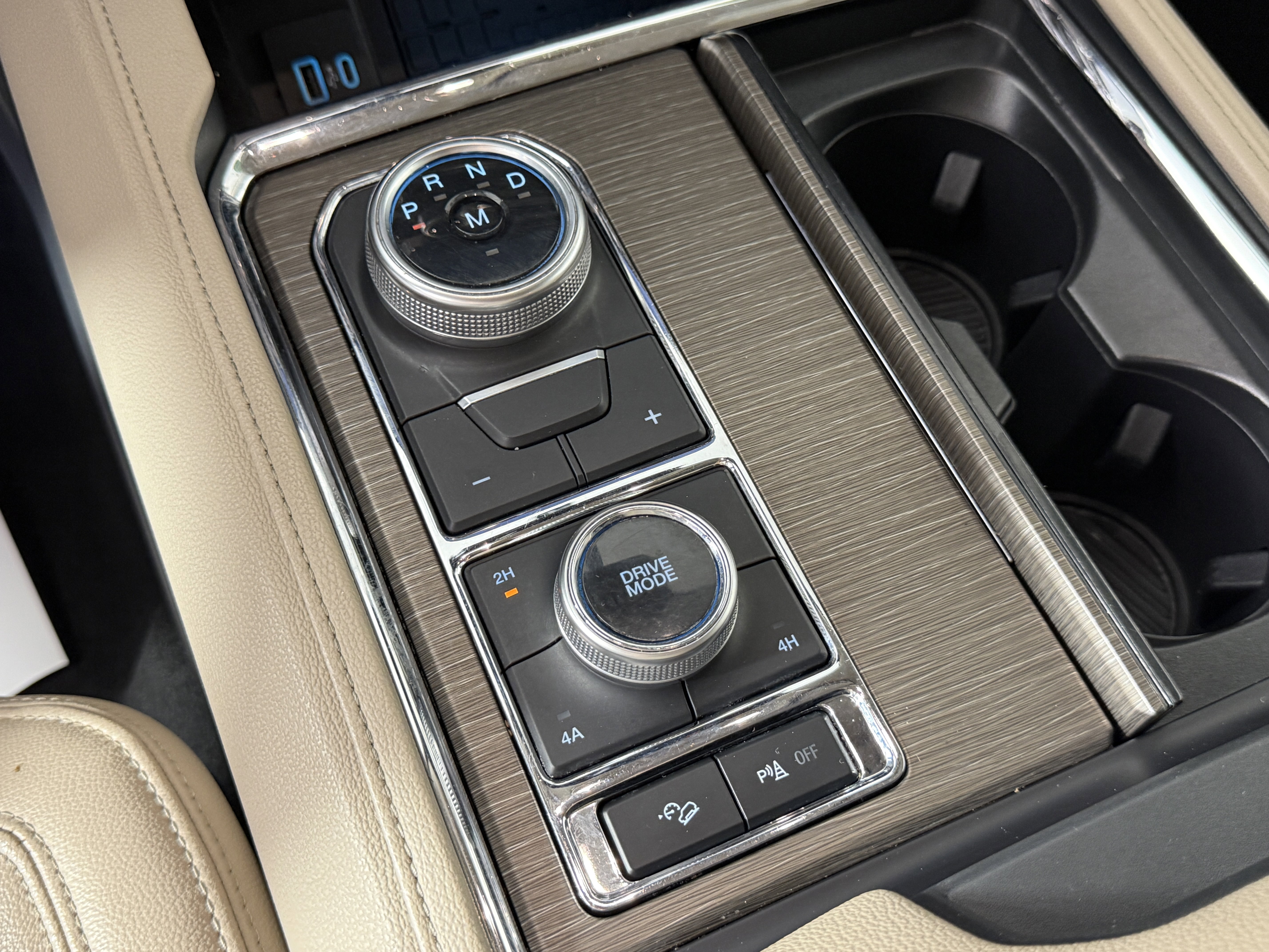 Certified 2024 Ford Expedition Limited image 25