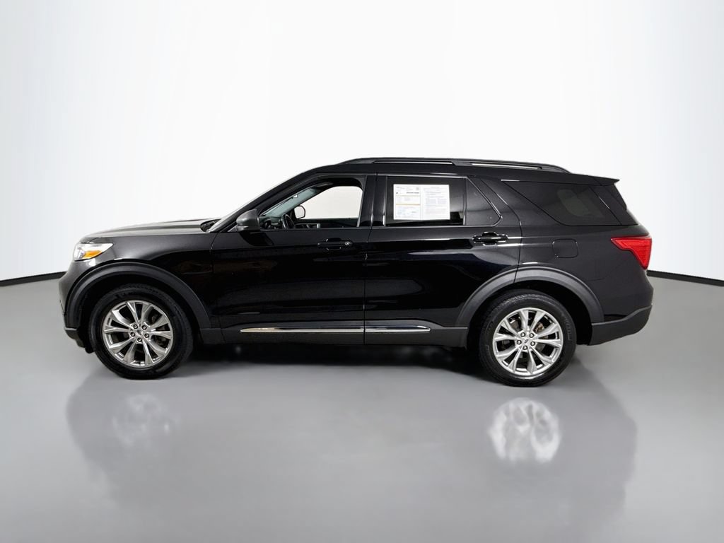 Certified 2023 Ford Explorer XLT w/ Equipment Group 202A AWD/4WD image 4