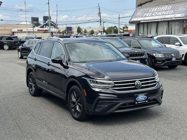 Used 2022 Volkswagen Tiguan SE AWD/4WD image 32