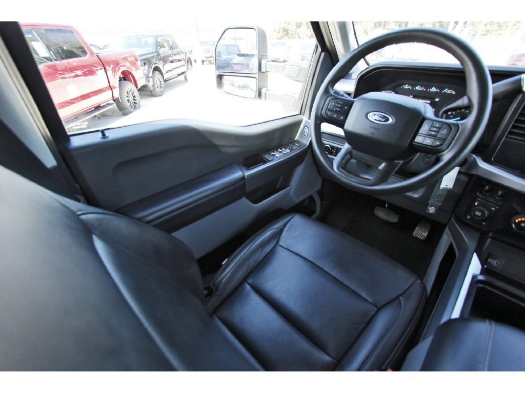 Certified 2025 Ford F250 XLT w/ 360-Degree Camera Package AWD/4WD image 11