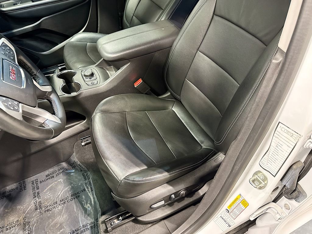 Used 2024 GMC Terrain SLT image 16