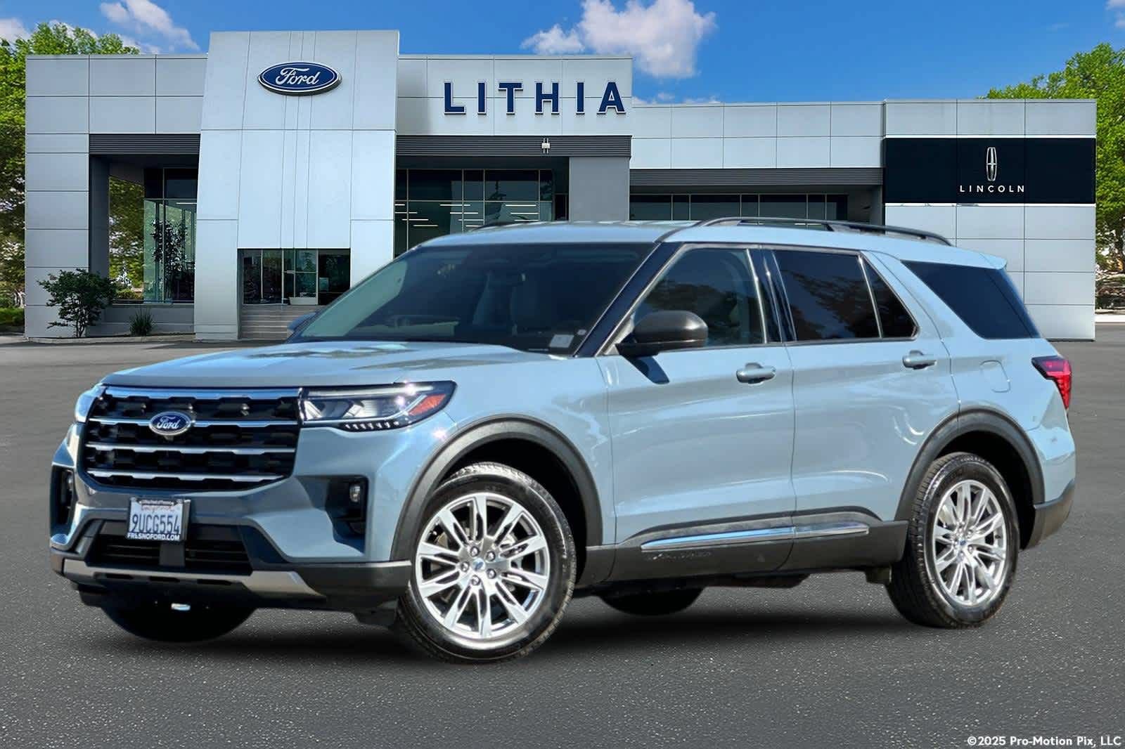 Certified 2025 Ford Explorer Active w/ Active Comfort Package AWD/4WD image 1
