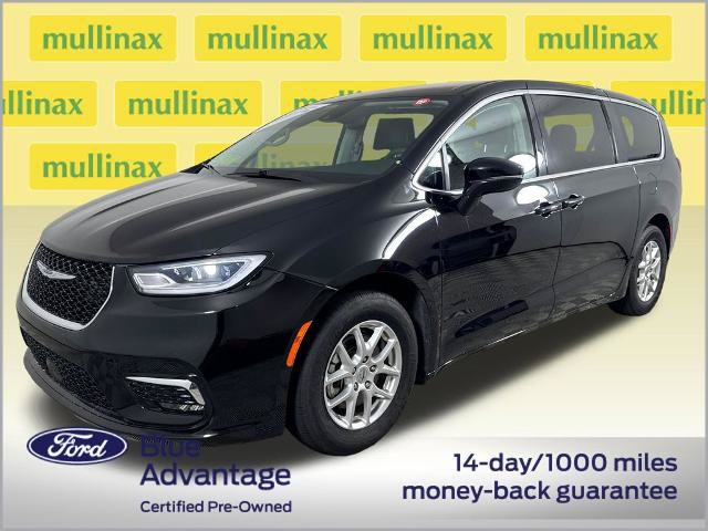Used 2024 Chrysler Pacifica Touring-L FWD image 14