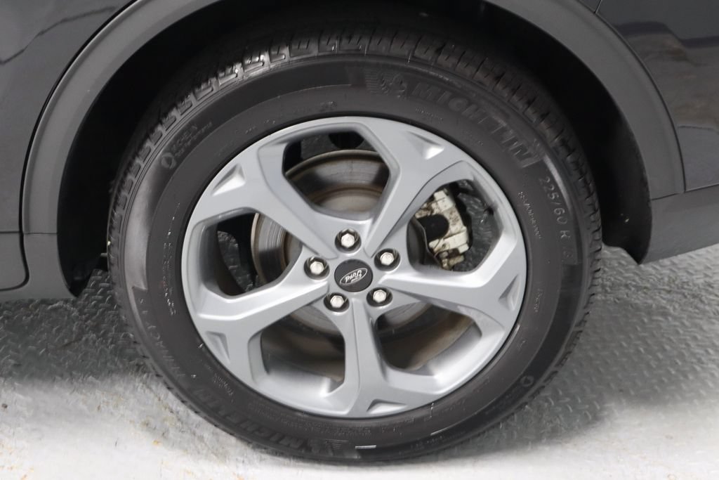 Certified 2025 Ford Escape ST-Line AWD/4WD image 18