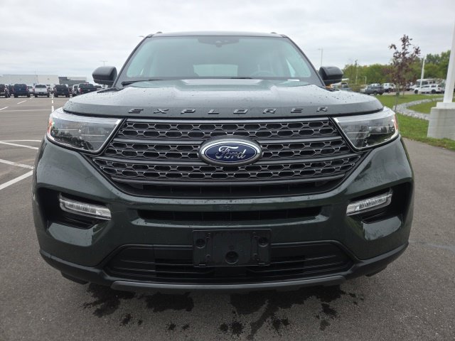 Certified 2024 Ford Explorer XLT w/ Equipment Group 202A AWD/4WD image 3