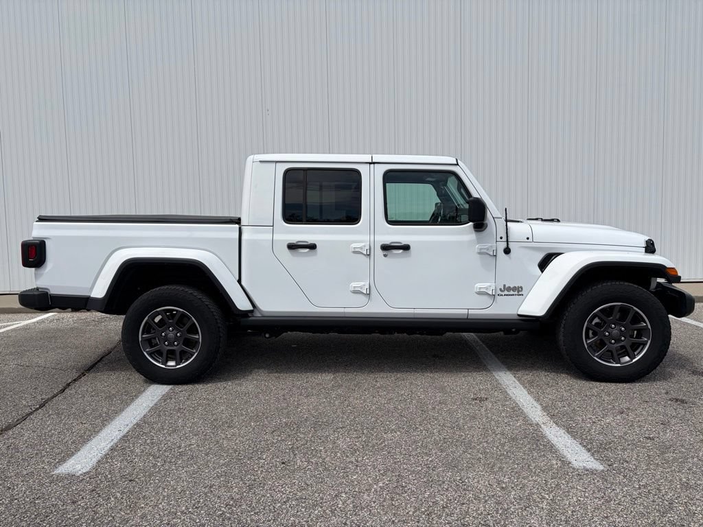 Used 2022 Jeep Gladiator Overland w/ Cold Weather Group AWD/4WD image 7