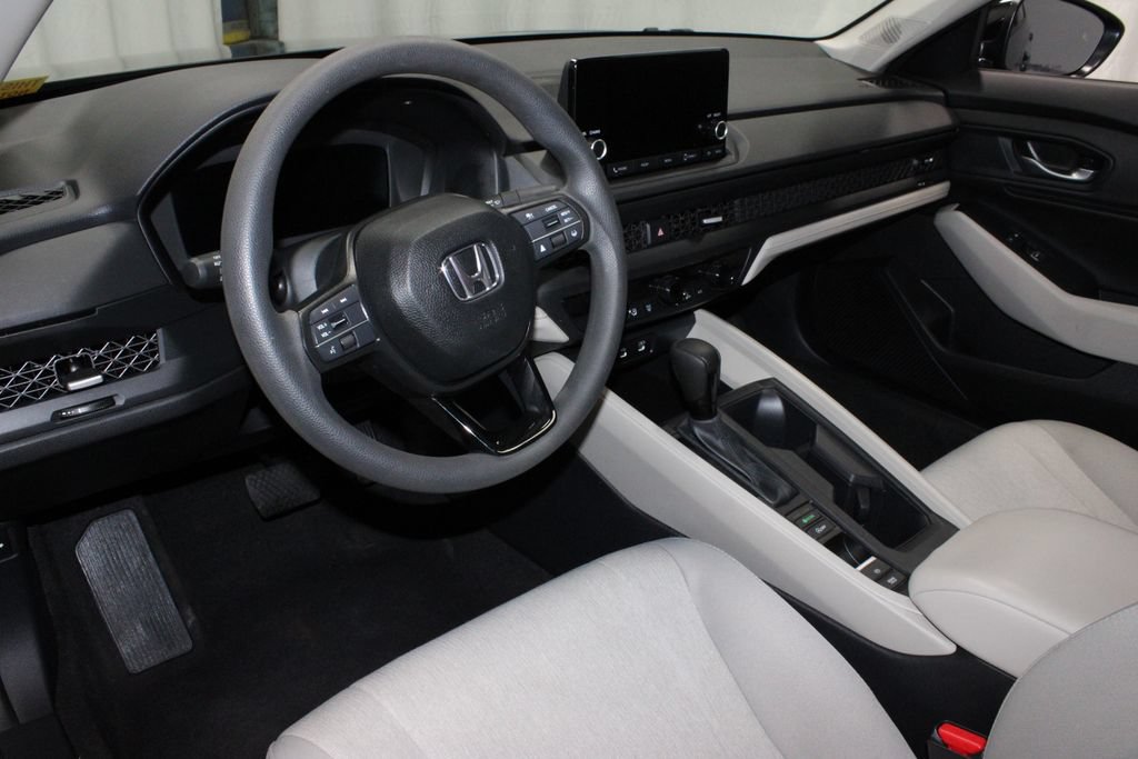 Used 2025 Honda Accord SE image 24