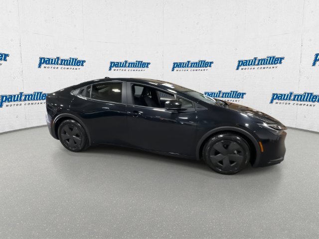 Used 2025 Toyota Prius LE FWD image 13
