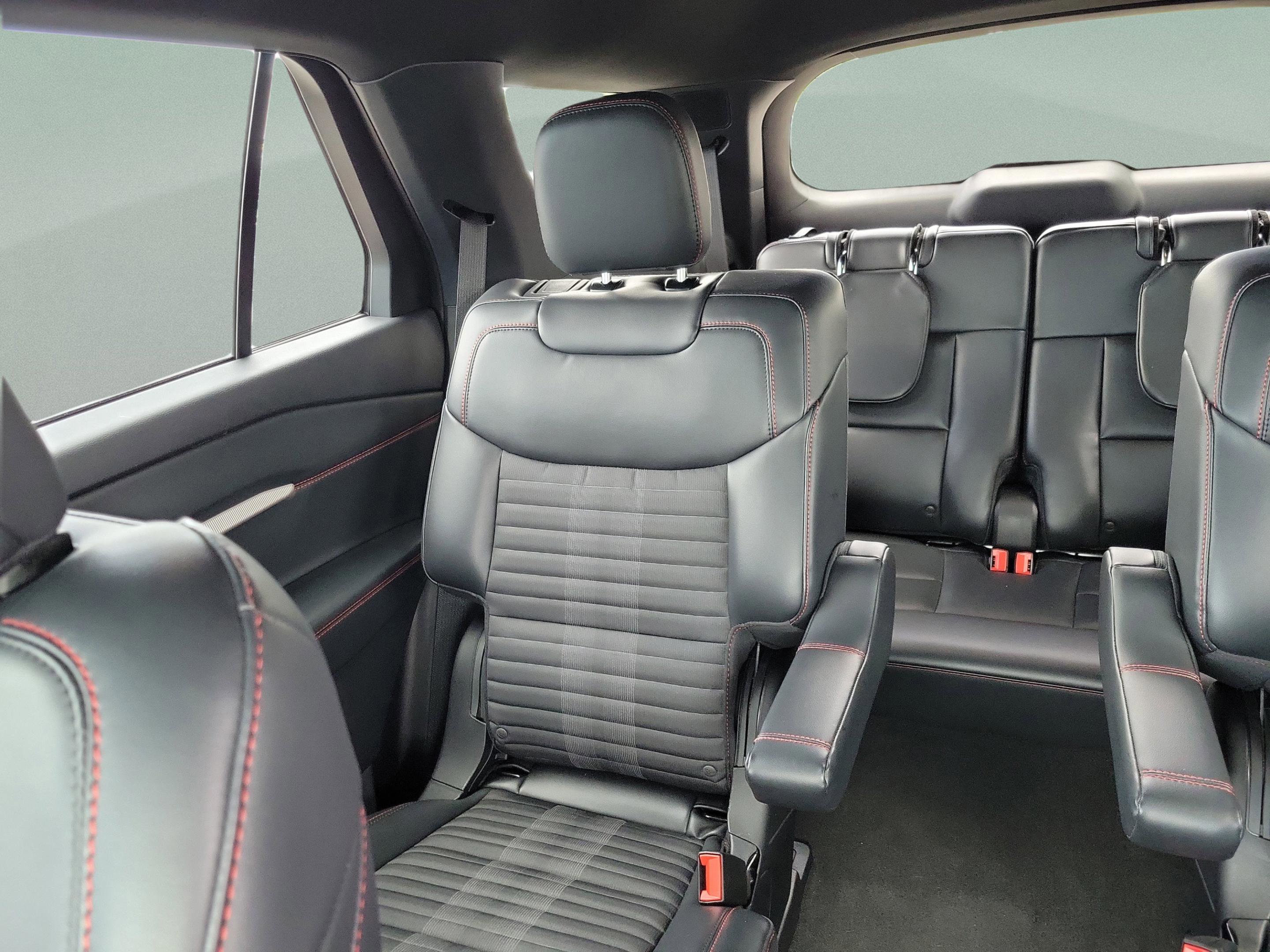 Certified 2025 Ford Explorer ST-Line w/ Premium Package RWD image 8