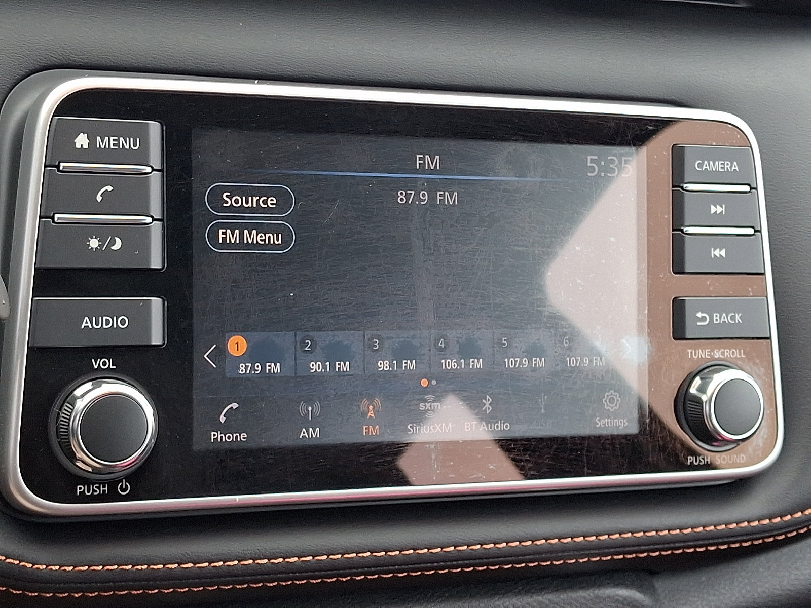 Used 2019 Nissan Kicks SR w/ SR Premium Package FWD image 18