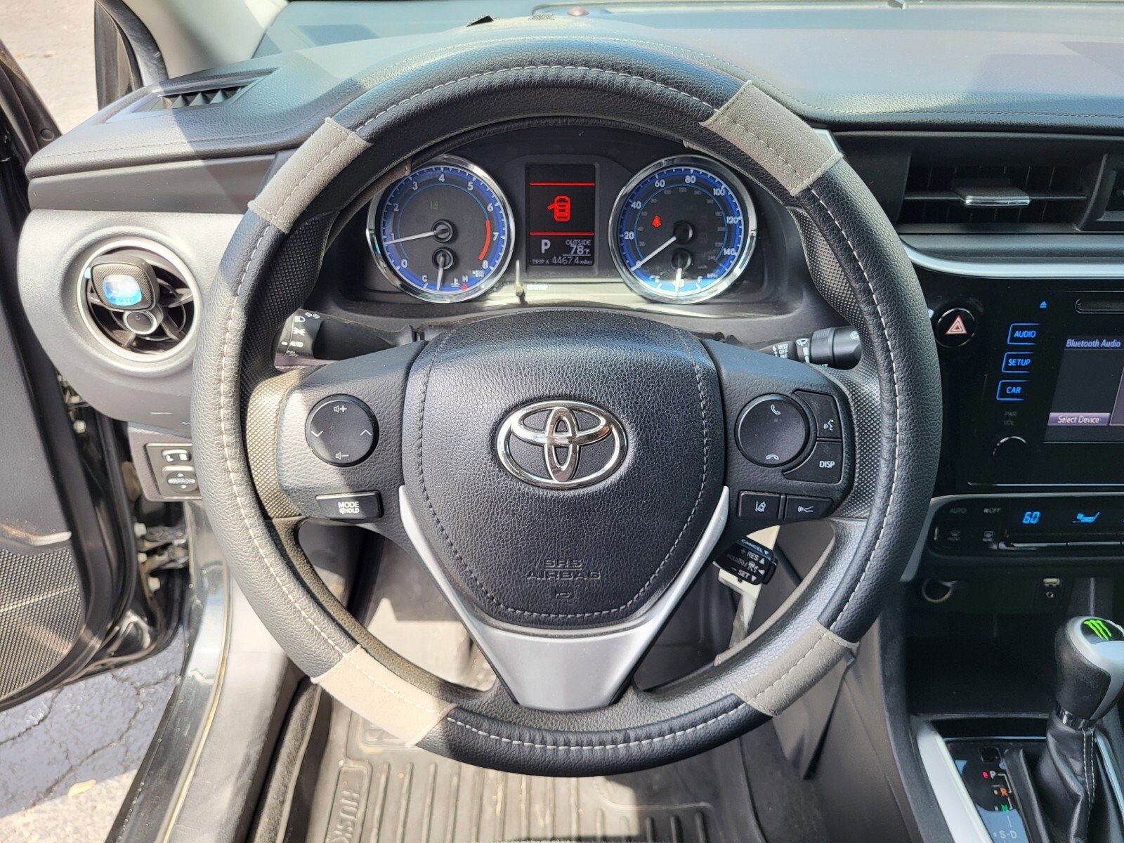 Used 2019 Toyota Corolla LE image 25