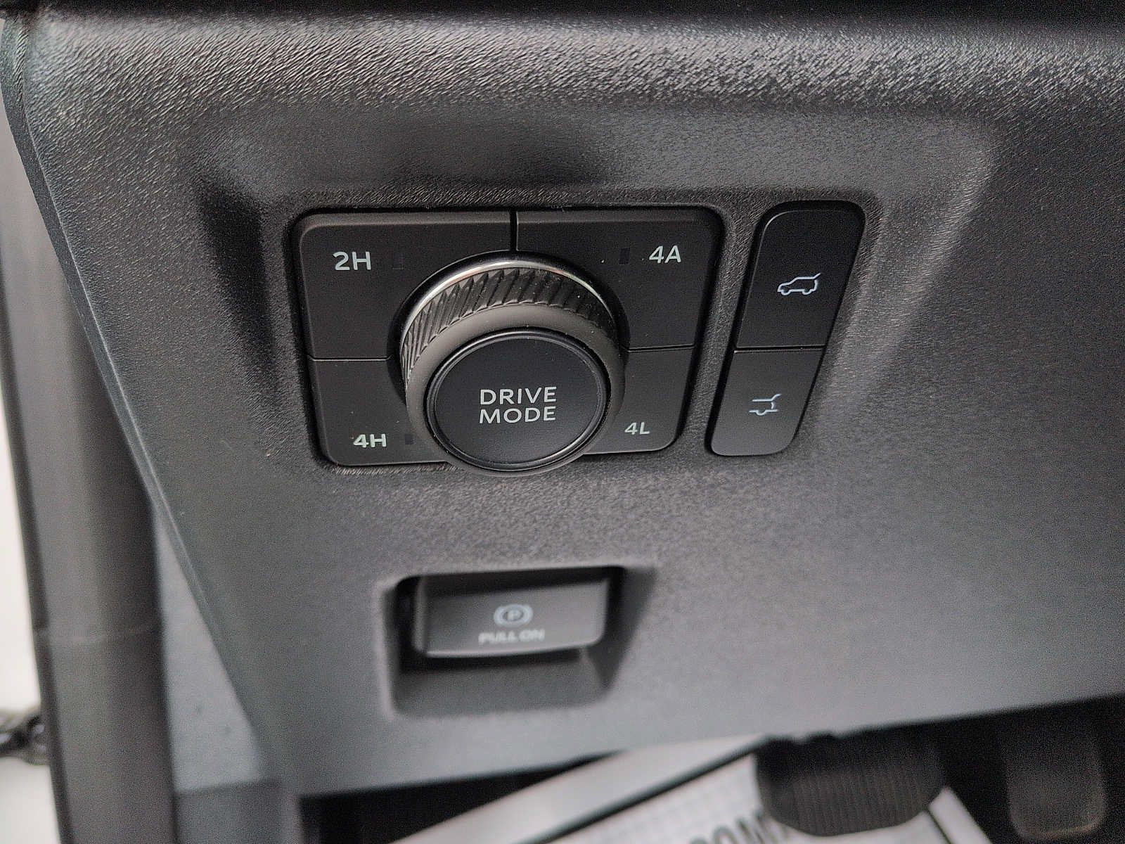 Certified 2025 Ford Expedition Active AWD/4WD image 17