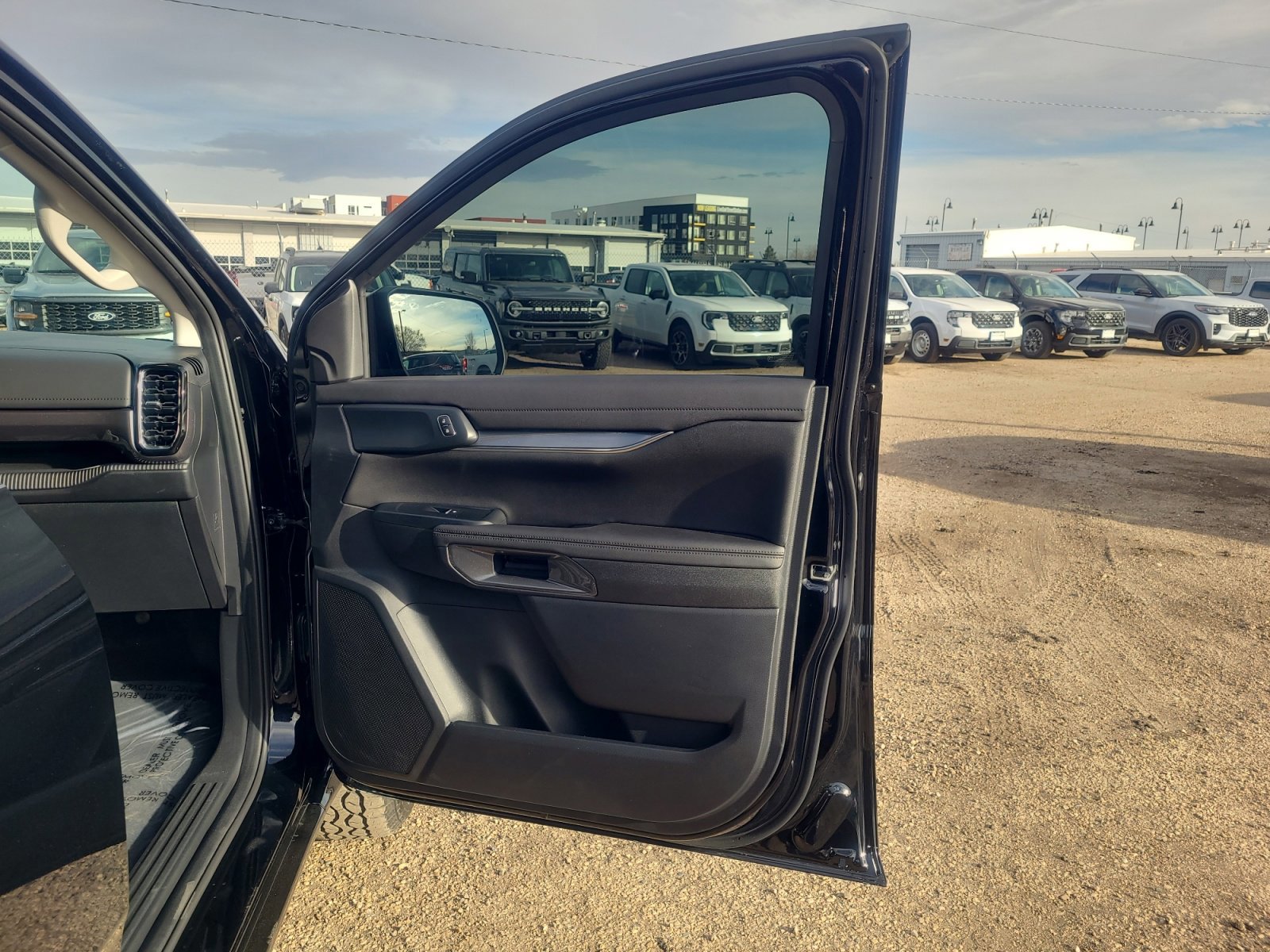 Certified 2025 Ford Ranger Lariat w/ FX4 Off-Road Package image 16