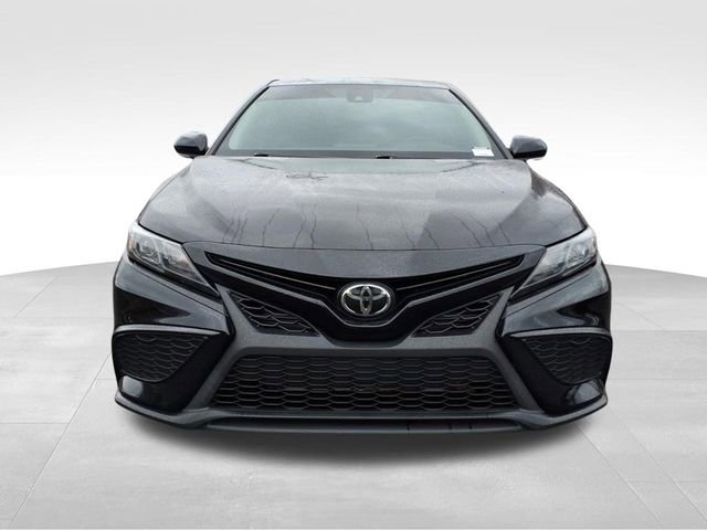Used 2022 Toyota Camry SE image 13