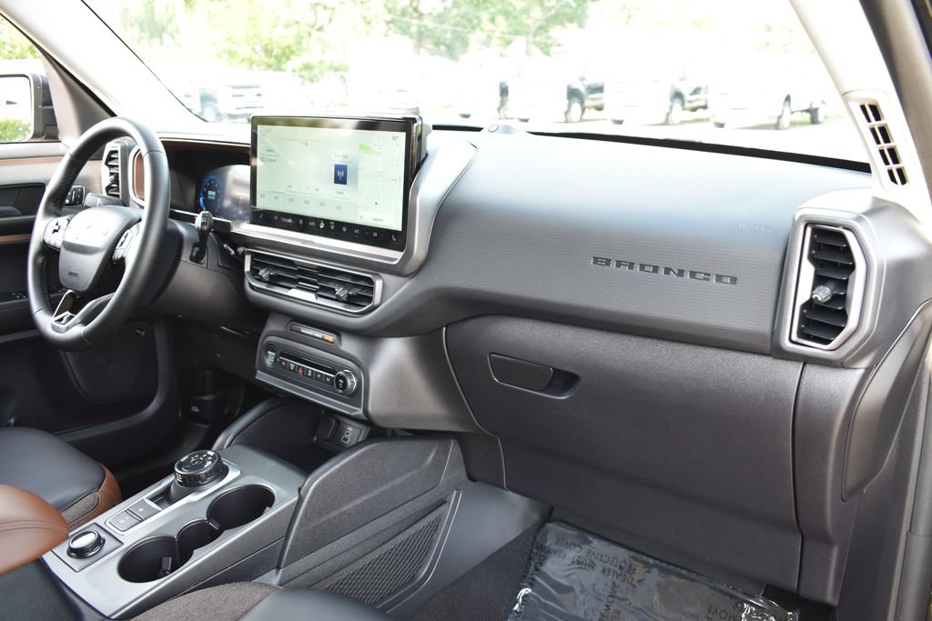 Certified 2025 Ford Bronco Sport Outer Banks w/ Outer Banks Tech Package+ AWD/4WD image 32