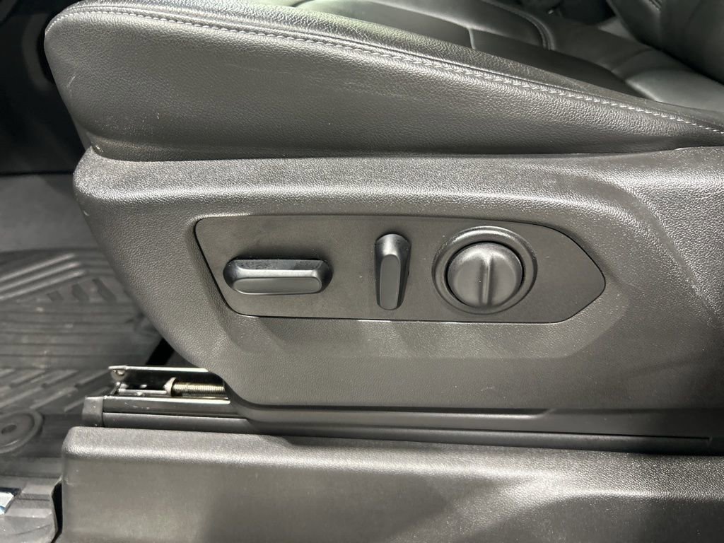 Used 2020 Chevrolet Silverado 1500 LT Trail Boss w/ Midnight Edition image 11