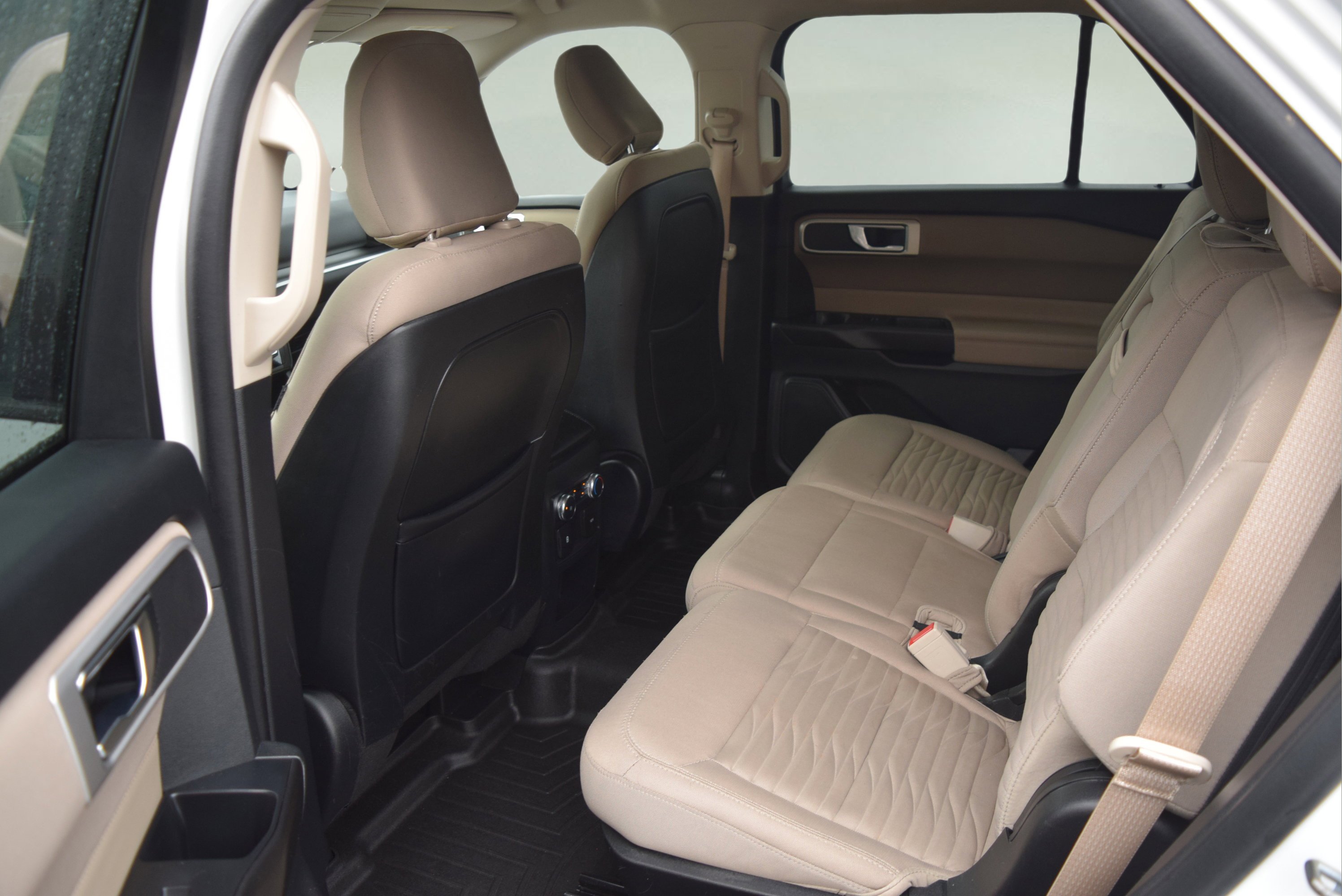 Certified 2020 Ford Explorer XLT w/ Class III Trailer Tow Package image 8