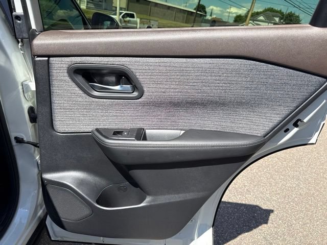 Used 2023 Nissan Rogue SV AWD/4WD image 33