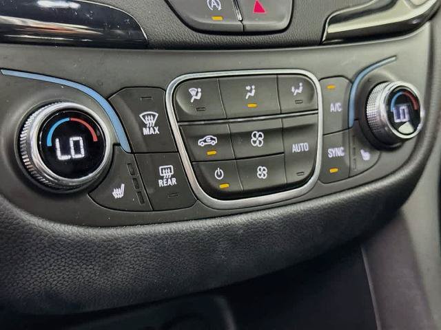 Used 2022 Chevrolet Equinox RS w/ RS Leather Package FWD image 18