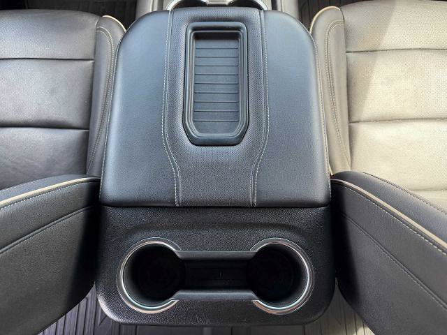Used 2023 GMC Yukon XL SLT AWD/4WD image 19