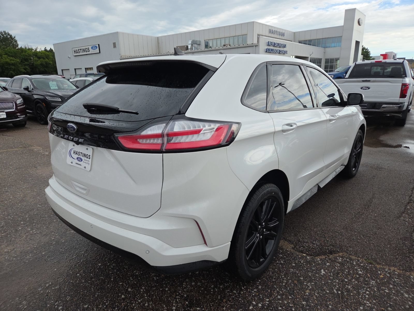 Certified 2024 Ford Edge ST-Line AWD/4WD image 11