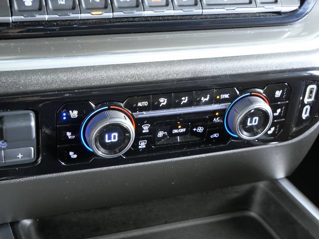 Used 2025 Chevrolet Silverado 3500 High Country w/ Technology Package AWD/4WD image 23