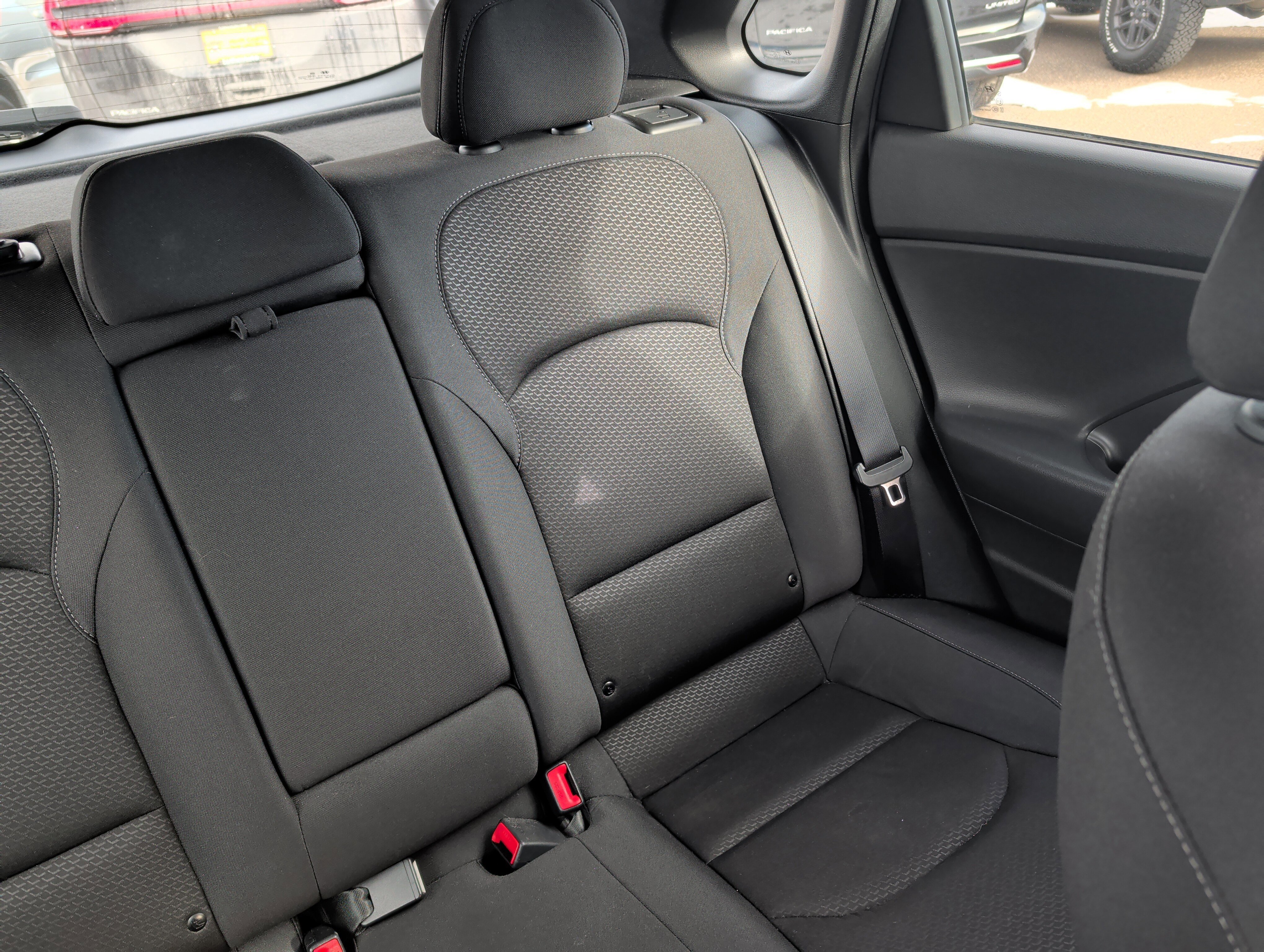 Used 2018 Hyundai Elantra GT image 14