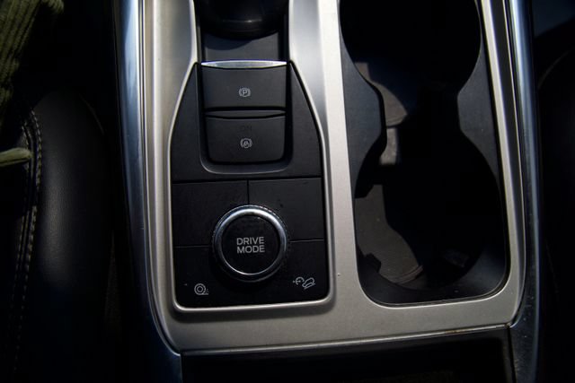 Certified 2022 Ford Explorer XLT w/ Equipment Group 202A AWD/4WD image 19
