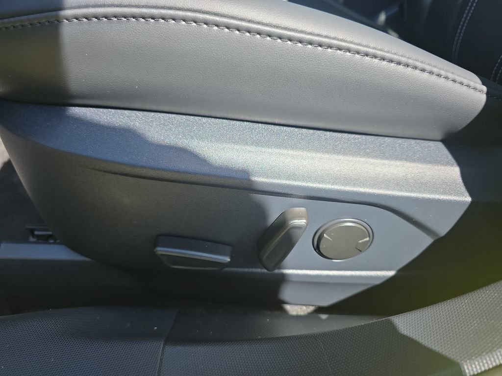 Certified 2025 Ford Mustang Mach-E Select RWD image 18