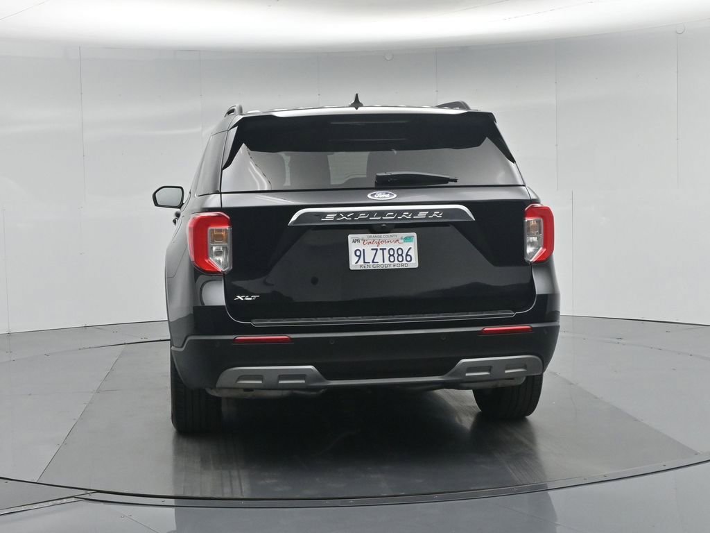Certified 2024 Ford Explorer XLT w/ Equipment Group 202A RWD image 33
