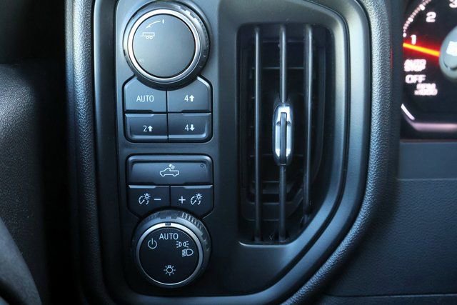 Used 2024 Chevrolet Silverado 1500 Custom Trail Boss w/ LPO, Dark Essentials Package image 7